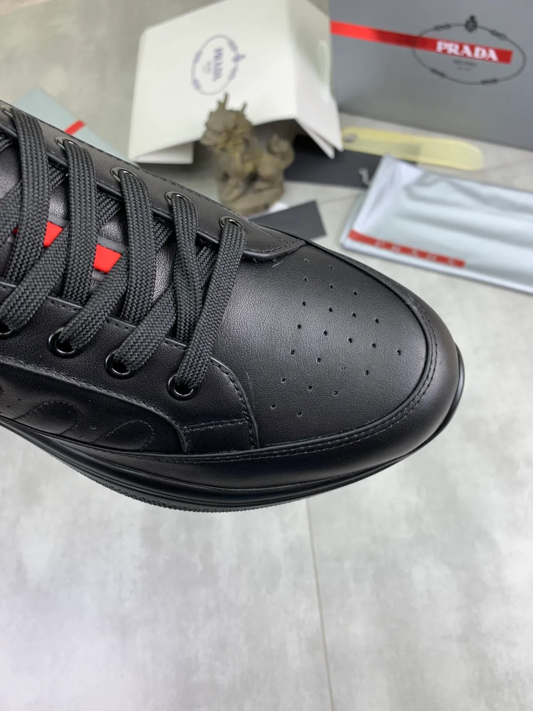 Men's men's shoes P560💰 [Real Price] Popular models are on the official website, 🆘 Trendy brand (Prada) mainly promotes popular models, avant-garde and versatile fashionable men's shoes private version mold opening, cowhide surface splicing 1:1.. Stylish and simple, original imported cowhide lining cowhide feet; the atmosphere and personality are more fashionable, eye-catching and pursuing class. It will subvert the old ideas and be a must-have for fashionistas who want to spend time with you! Must keep it! Tall and comfortable, large and low, high-end quality workmanship. Code number: 38-45 2️⃣optional.